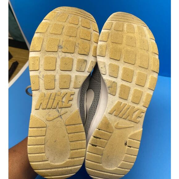 Nike Womens Tanjun  Gray White Athletic Running Shoes Sneakers Size 7 - Picture 8 of 10